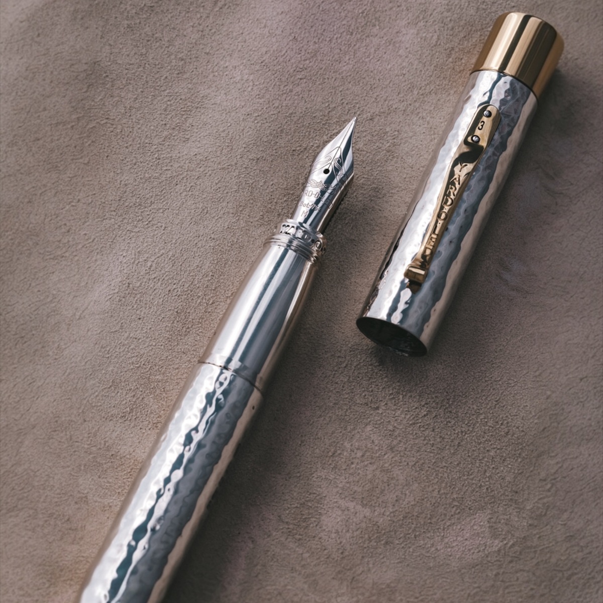 Yard O Led The Grand Sterling Silver Martelé Fountain Pen - Vulpen